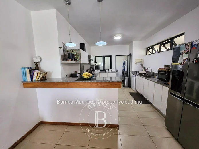 PHOENIX - Beautiful Modern Apartment for Sale - 3 Bedrooms