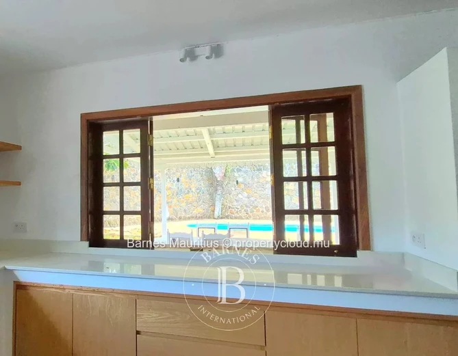 POINTE AUX CANONNIERS – Elegant Coastal Villa with Pool and Garden – 4 Bedrooms