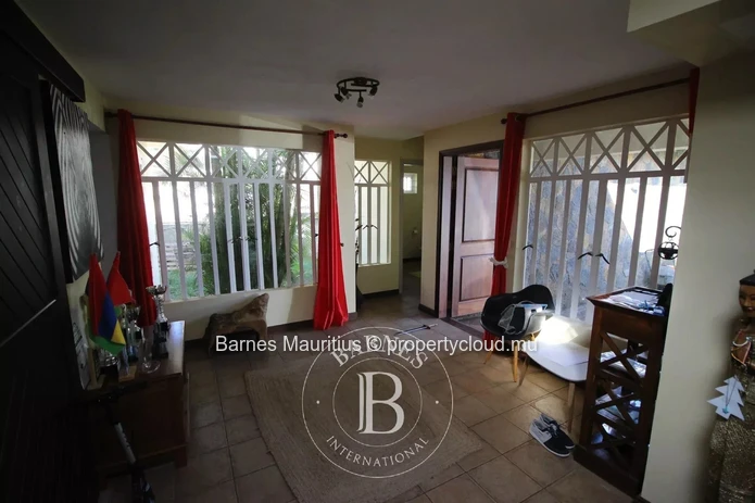 RIVIÈRE NOIRE - House with a tennis court - 4 bedrooms