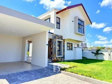 4 Bedroom Villa