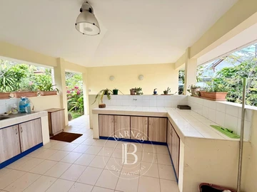 5 Bedroom Villa