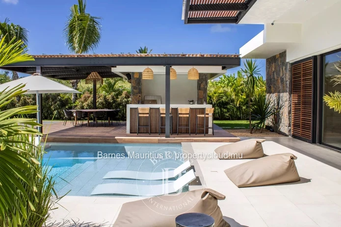 BEAU CHAMP – Contemporary villa with pool and garden - 4 bedrooms