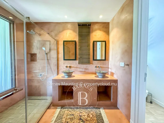 AZURI RESORT– Riverside Villa with Private Pontoon – 5 Bedrooms