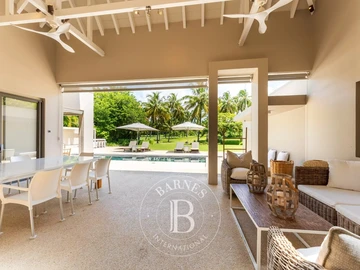 5 Bedroom Villa
