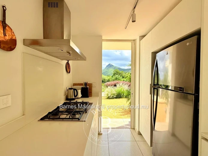 RIVIÈRE NOIRE – Maison d’architecte avec vue montagne – 3 chambres