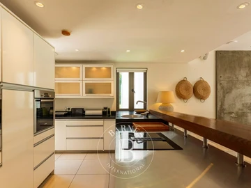 5 Bedroom Villa
