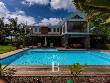 6 Bedroom House