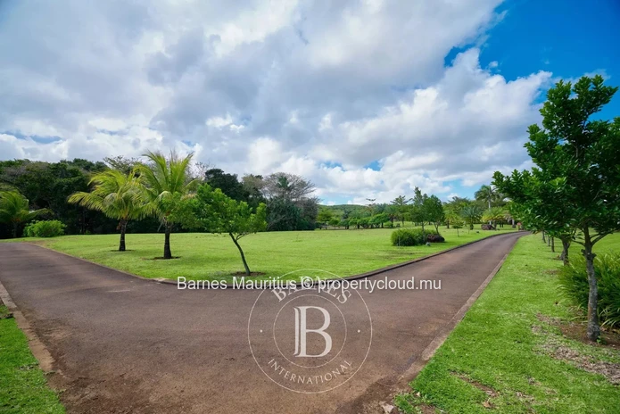 BEL OMBRE - Off-plan - Villa on a golf course - 4 bedrooms