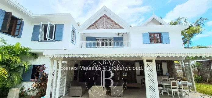 POINTE AUX CANONNIERS – Elegant Coastal Villa with Pool and Garden – 4 Bedrooms