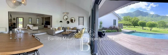 PETITE RIVIÈRE NOIRE – Single-storey villa nestled in nature – 4 bedrooms