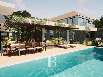 5 Bedroom Villa