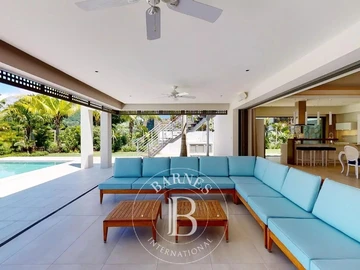 5 Bedroom Villa