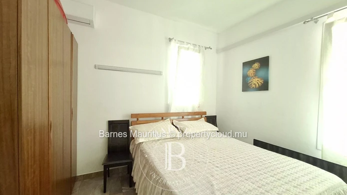 FLIC EN FLAC - Family Home in Two Parts - 7 Bedrooms
