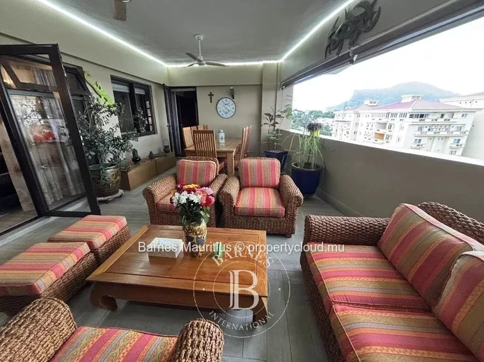 BEAU BASSIN– Penthouse lumineux avec terrasse panoramique – 3 chambres