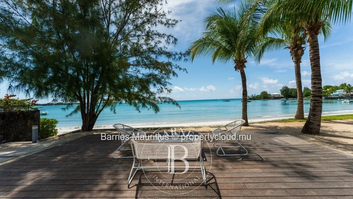 GRAND BAIE - Beachfront Apartment - 3 Bedrooms