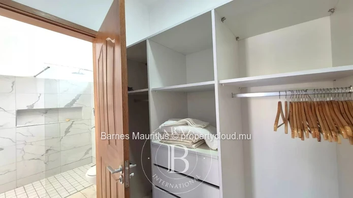 PEREYBERE - Luxury 4-Bedroom Villa with Pool
