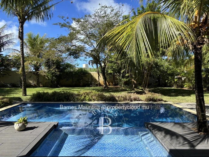 Beau Vallon - Residential complex - 1 house and 4 flats