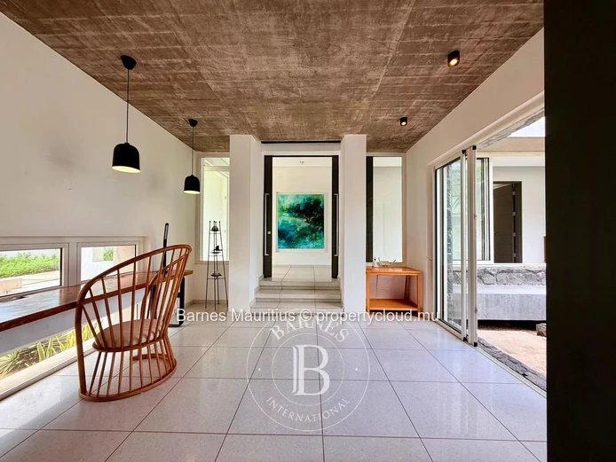 RIVIÈRE NOIRE – Maison d’architecte avec vue montagne – 3 chambres