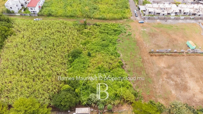 PHOENIX / SODNAC  -  Large residential plot of land  for sale  -  4220,77 sqm