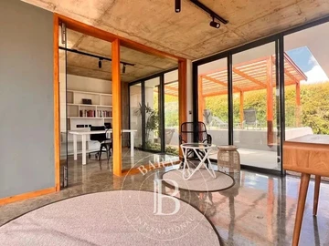 6 Bedroom Villa