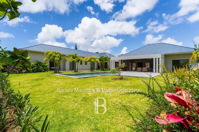 PITON - Brand New Villa with 4 Bedrooms