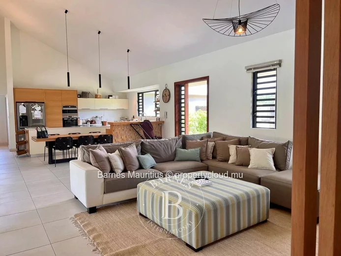 PETITE RIVIÈRE NOIRE – Single-storey villa nestled in nature – 4 bedrooms
