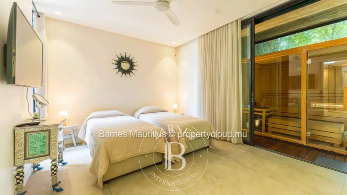 GRAND BAIE - Beachfront Apartment - 3 Bedrooms