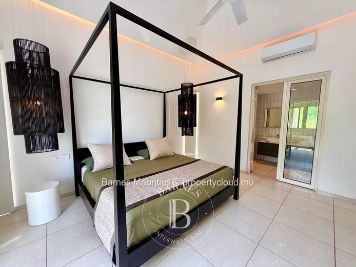 RIVIÈRE NOIRE – Maison d’architecte avec vue montagne – 3 chambres