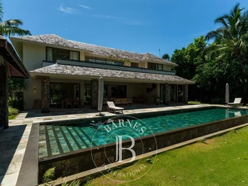 5 Bedroom Villa