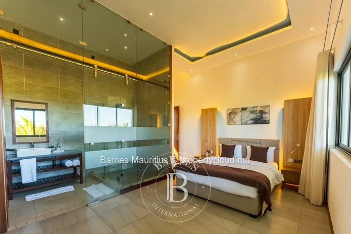 GRAND BAIE - Modern Villa with Pool - 4 Bedrooms