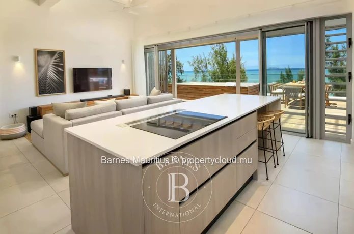 GRAND GAUBE – Waterfront Penthouse – 3 Bedrooms with Exceptional Views