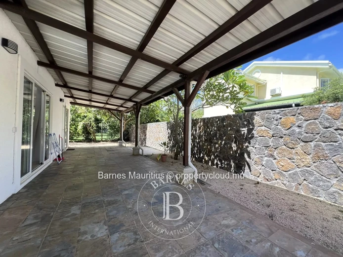 ROCHES NOIRES – Bright Villa in a Secure Estate, Close to Azuri