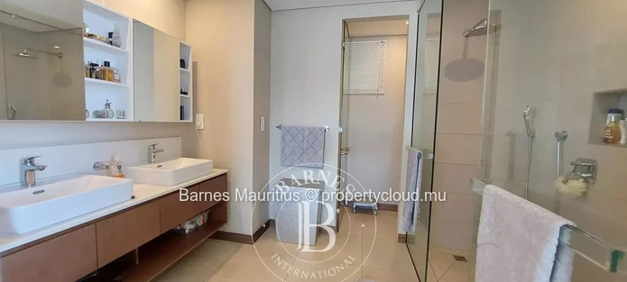 POINTE AUX CANONNIERS - High-end Apartment with Deck & Pool- 3 bedrooms