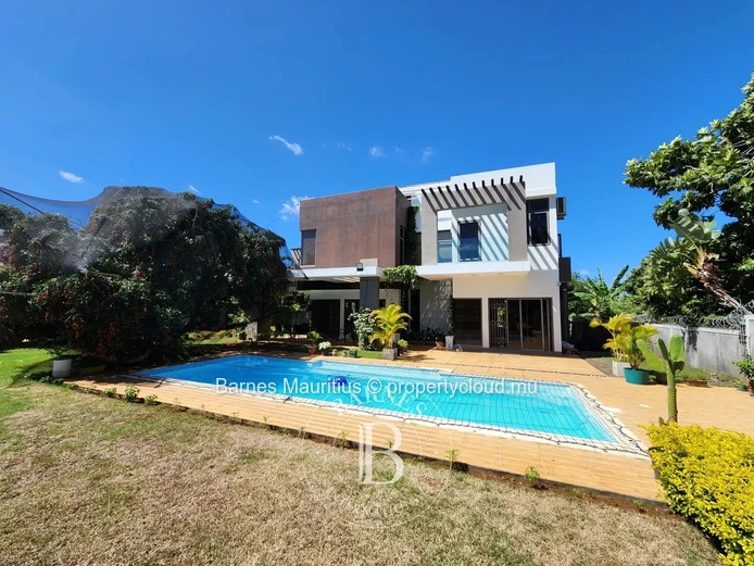 BEAU BASSIN - Beautiful Family Home - 4 Bedrooms