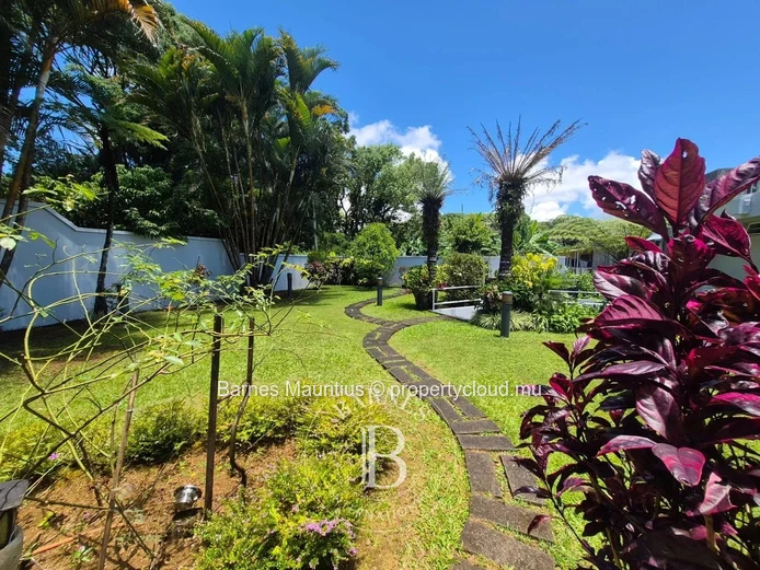 CUREPIPE - Family Home - 4 Bedrooms + Studio