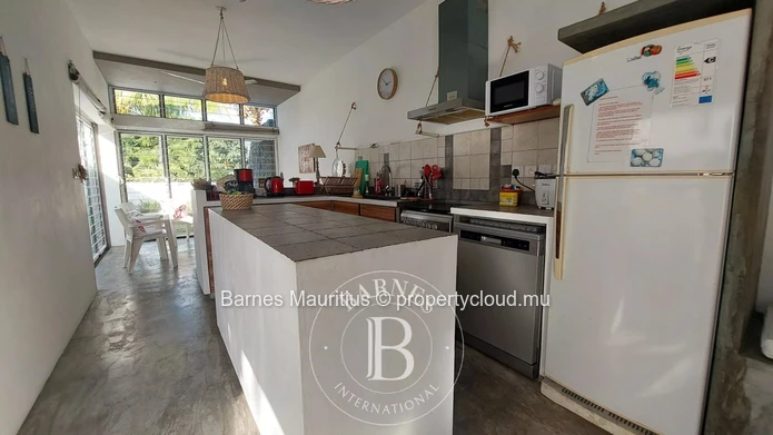 POINTE D'ESNY - Comfortable Duplex Close to Beach Access - 3 Bedrooms.