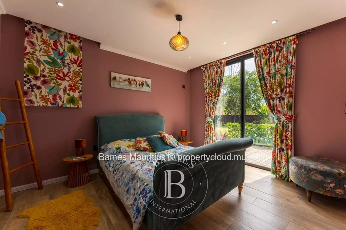 BALACLAVA - Family Home - 6 Bedrooms