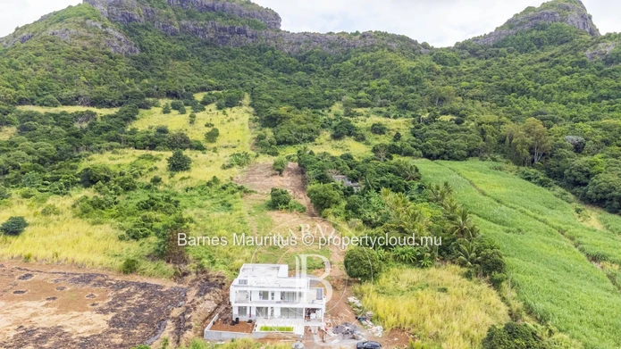 CRÈVE COEUR - Terrain résidentiel - 2 151 m²