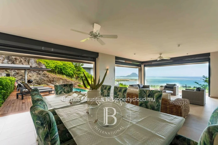BLACK RIVER - Luxury Villa - 4 Bedrooms