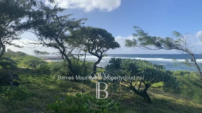 POSTE LAFAYETTE - Beachfront plot of land - 5150 sqm