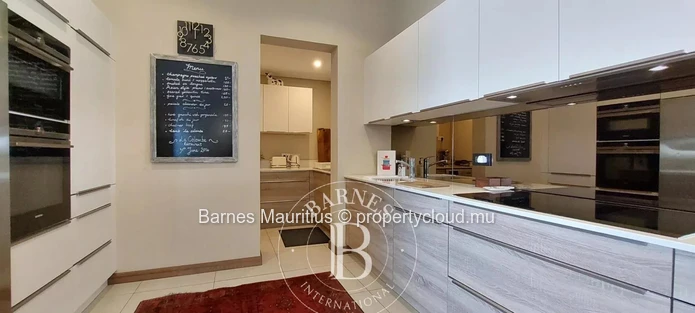 POINTE AUX CANONNIERS - High-end Apartment with Deck & Pool- 3 bedrooms