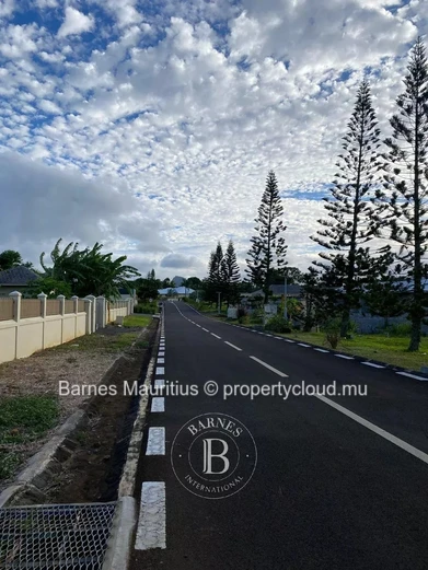 PAMPLEMOUSSES - Terrain résidentiel - 1313 m²