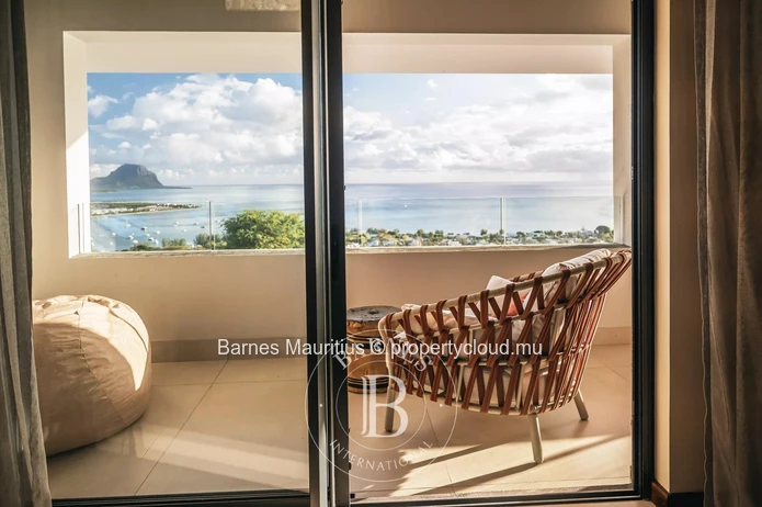 TAMARIN - Villa with Sea and Le Morne Views - 5 Bedrooms