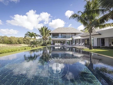 5 Bedroom Villa