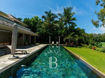 5 Bedroom Villa