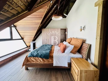 6 Bedroom Villa