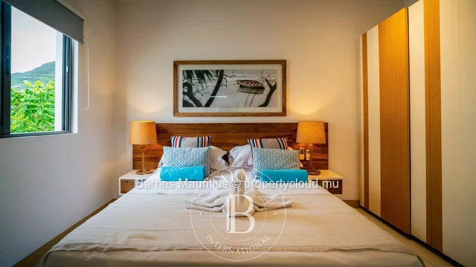 RIVIÈRE NOIRE - Beachfront penthouse with pool - 2 bedrooms