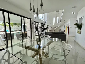 4 Bedroom Villa