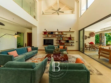 5 Bedroom Villa