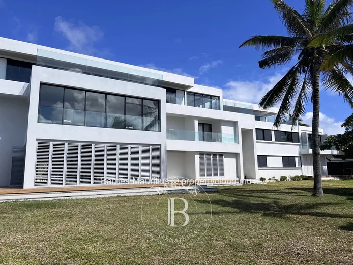 POSTE LAFAYETTE – Beachfront Apartment – 3 Bedrooms